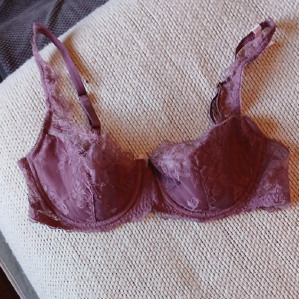 Victoria's Secret Mauve Lace Bra